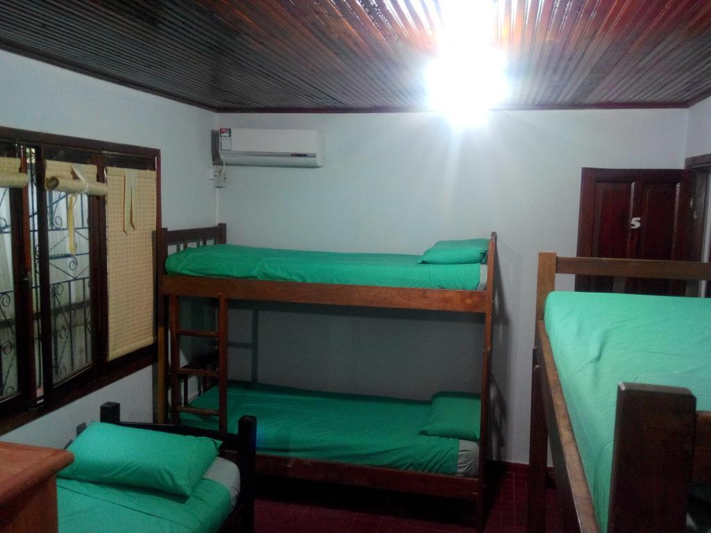 Iguazu Rey Hostel Пуерто Игуасу Екстериор снимка