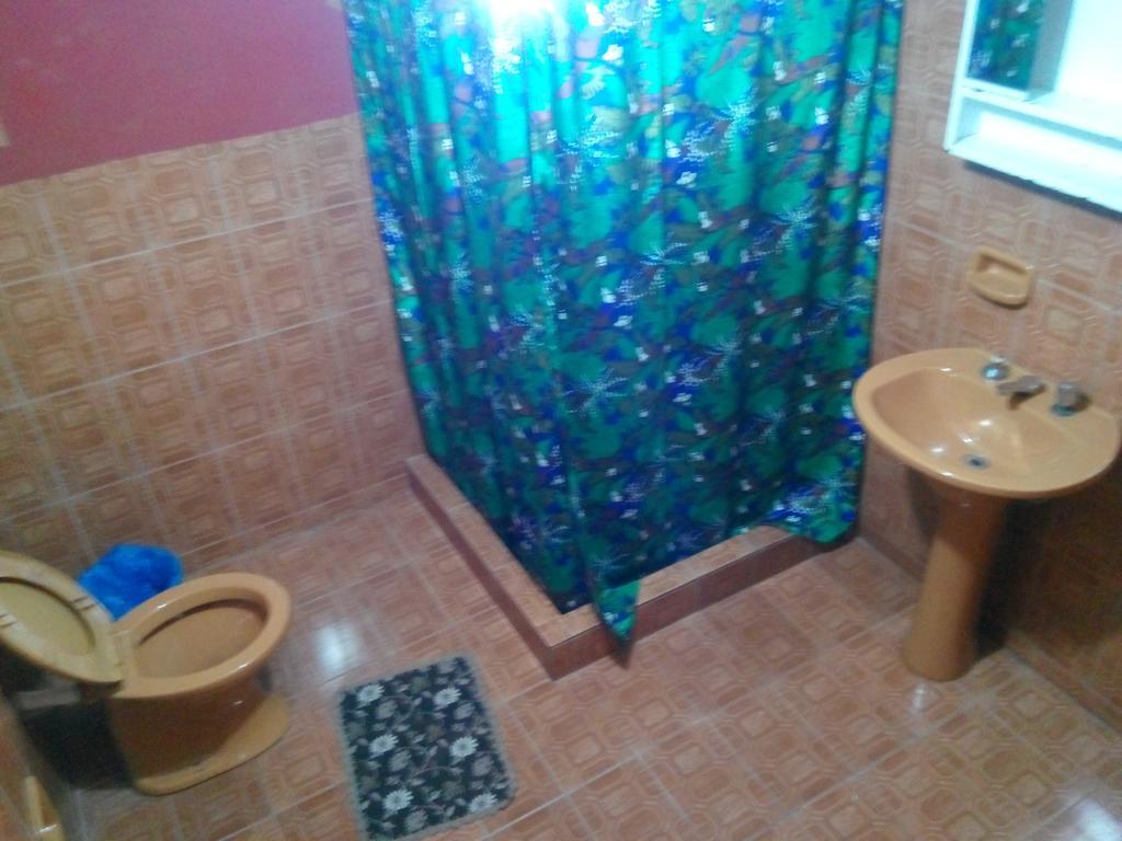 Iguazu Rey Hostel Пуерто Игуасу Екстериор снимка