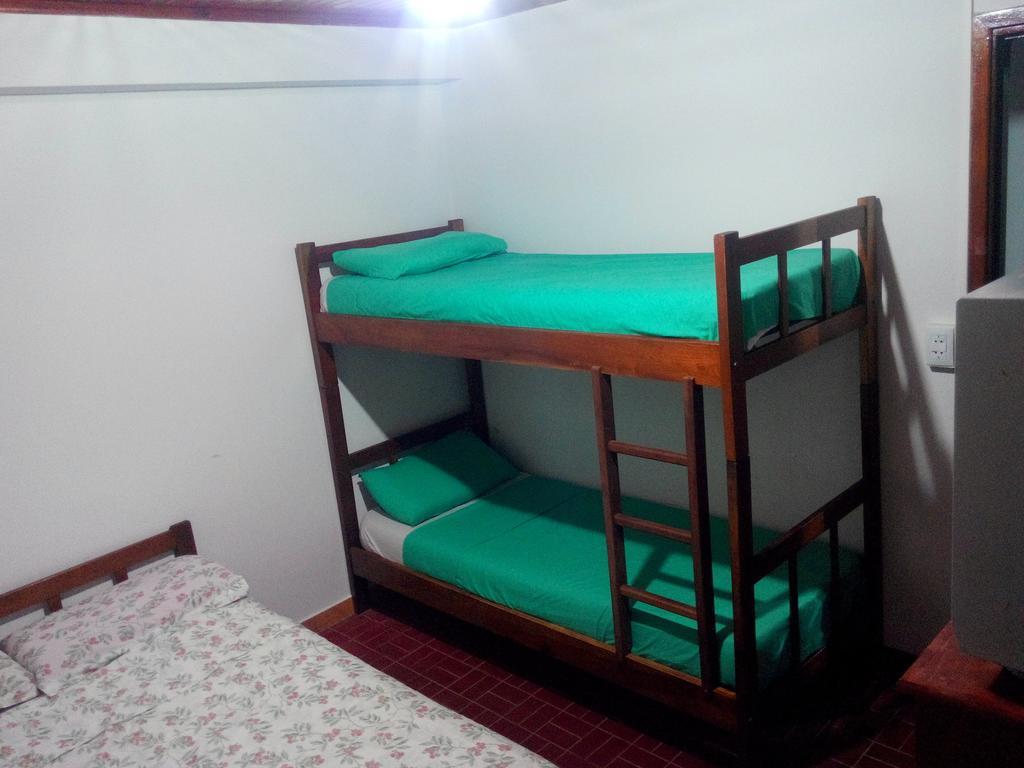 Iguazu Rey Hostel Пуерто Игуасу Стая снимка