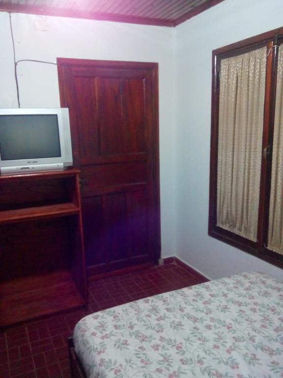 Iguazu Rey Hostel Пуерто Игуасу Екстериор снимка