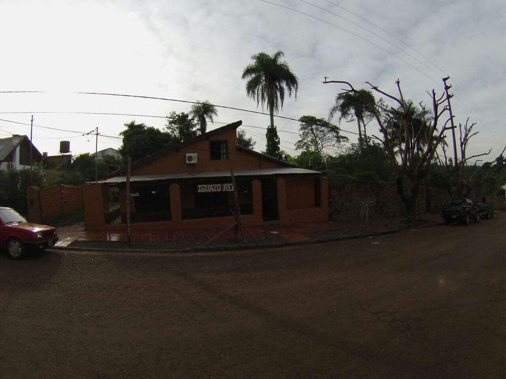 Iguazu Rey Hostel Пуерто Игуасу Екстериор снимка