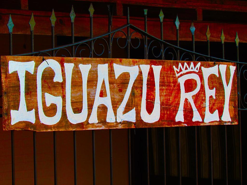 Iguazu Rey Hostel Пуерто Игуасу Екстериор снимка