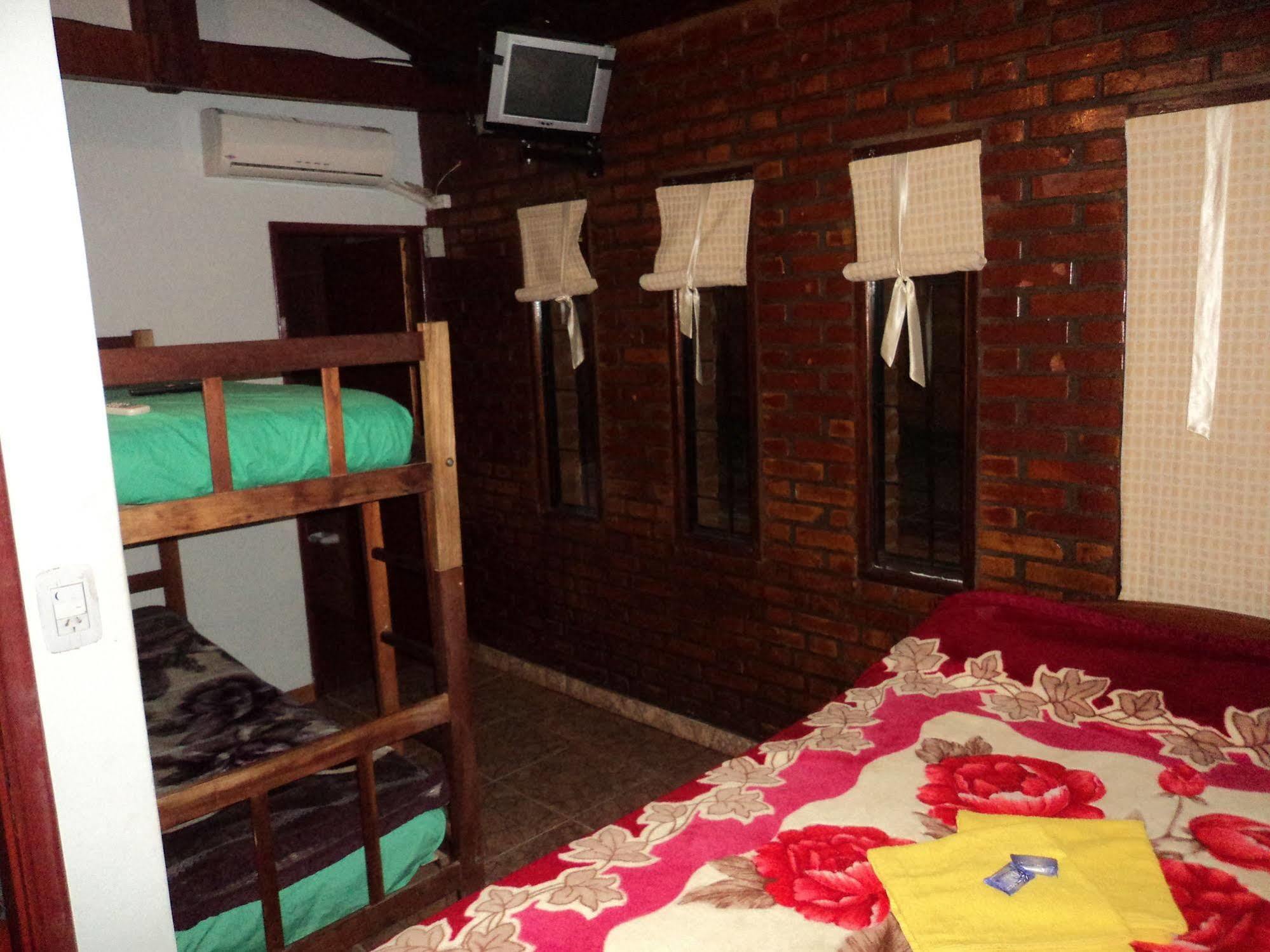 Iguazu Rey Hostel Пуерто Игуасу Екстериор снимка