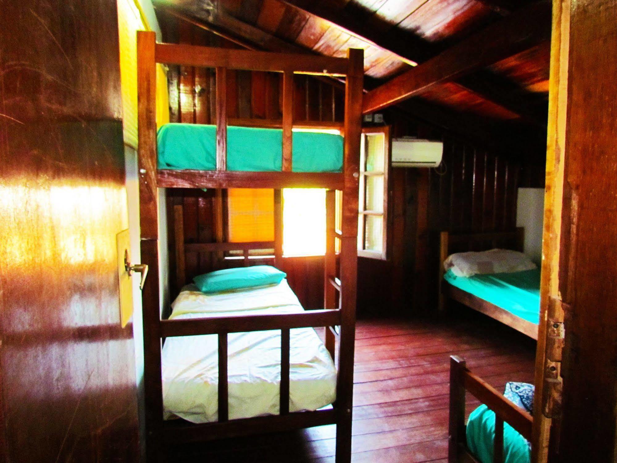 Iguazu Rey Hostel Пуерто Игуасу Екстериор снимка