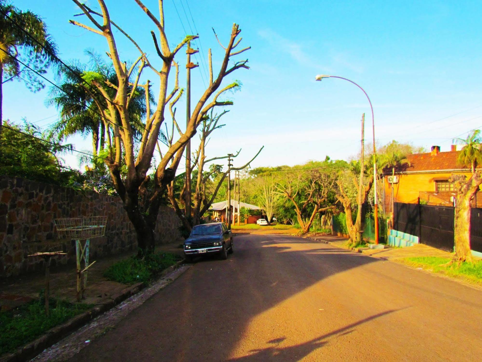 Iguazu Rey Hostel Пуерто Игуасу Екстериор снимка