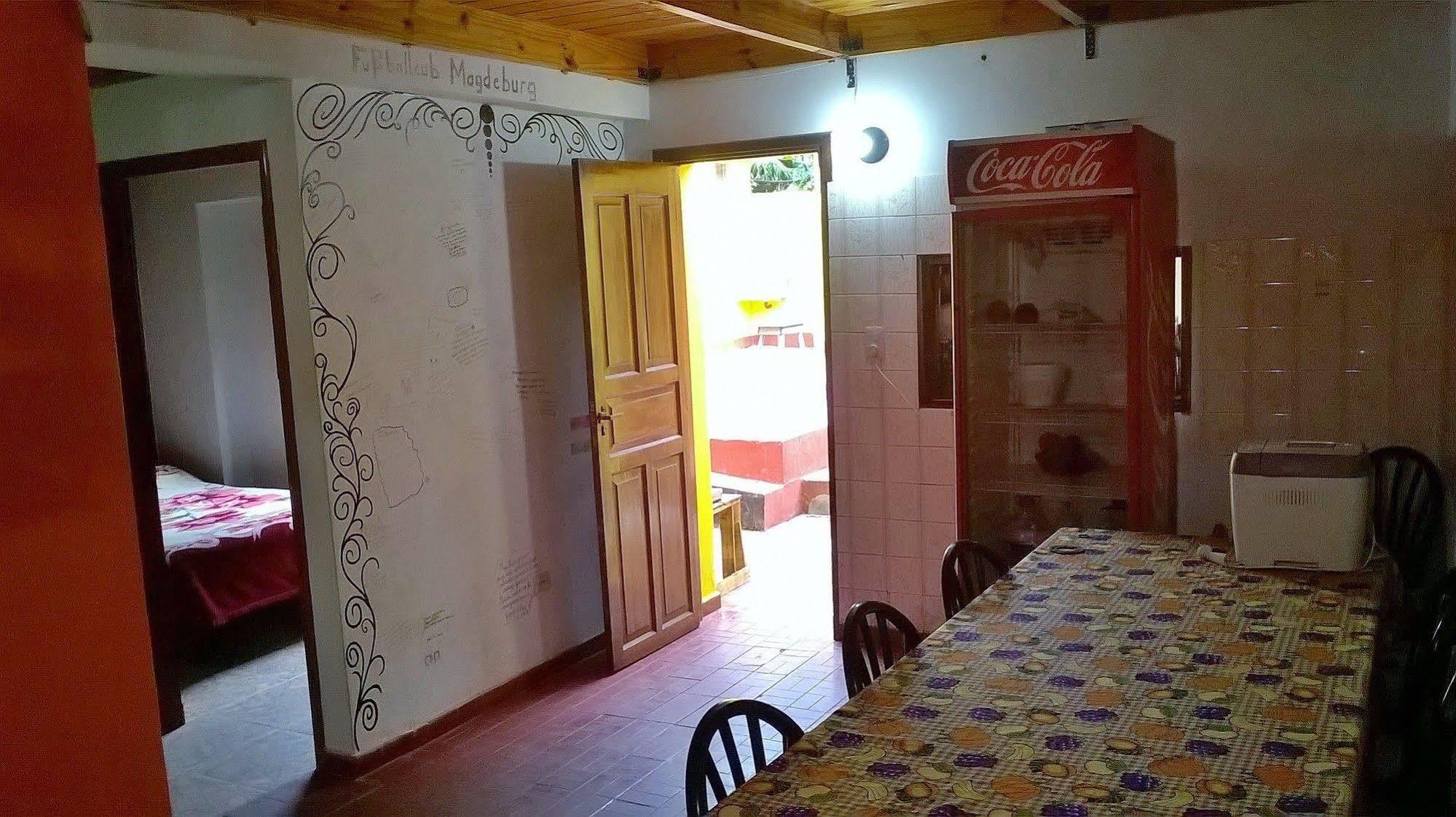 Iguazu Rey Hostel Пуерто Игуасу Екстериор снимка