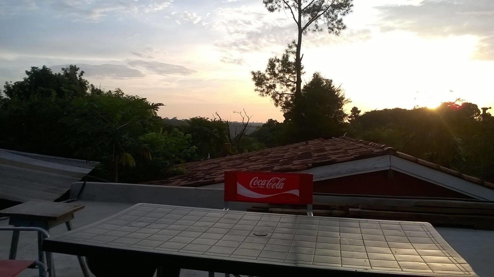 Iguazu Rey Hostel Пуерто Игуасу Екстериор снимка